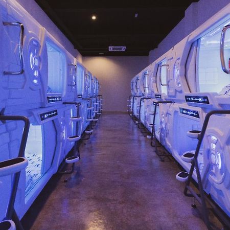 Hashtag.Capsule.Hostel Джохор Бахру Екстериор снимка