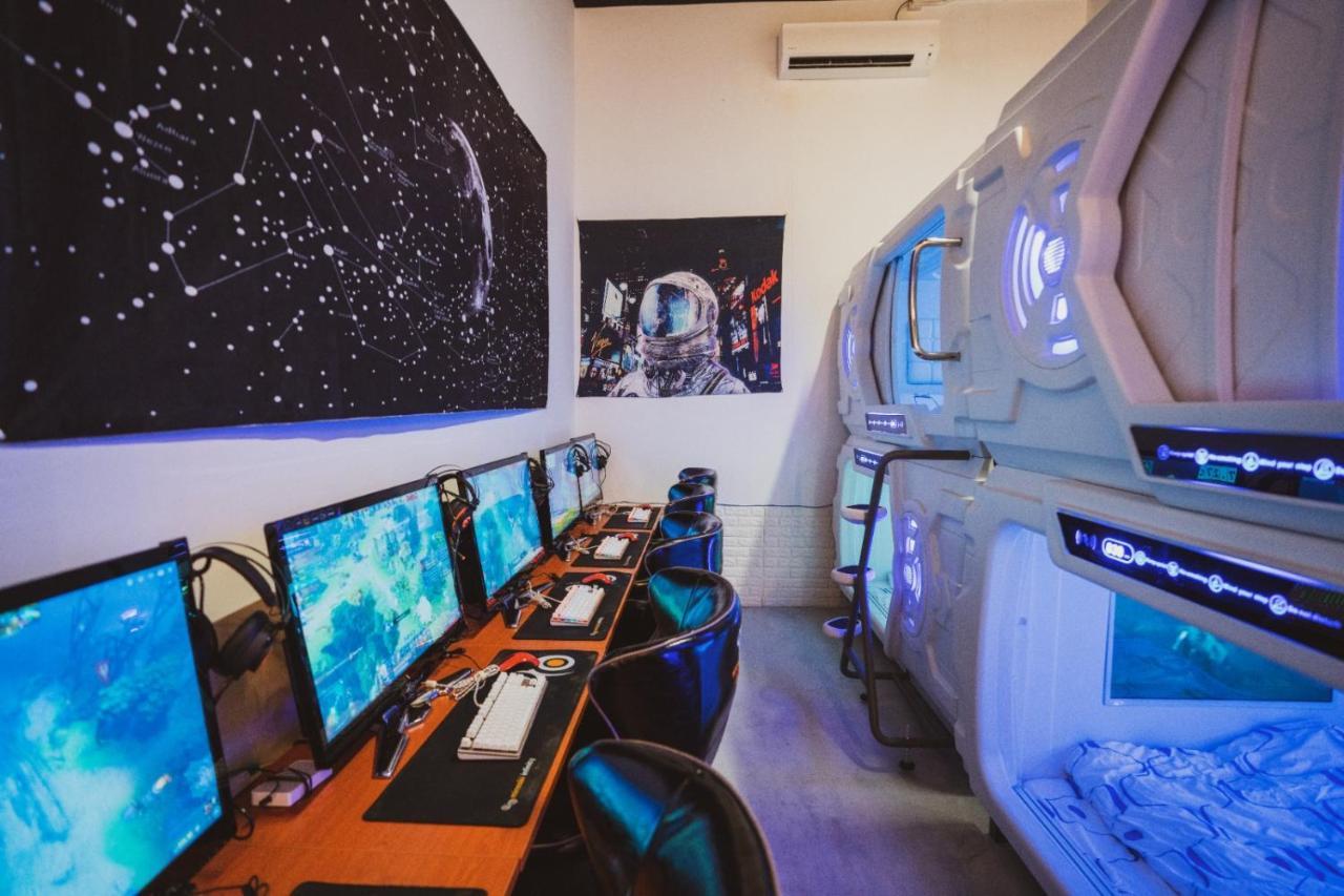 Hashtag.Capsule.Hostel Джохор Бахру Екстериор снимка