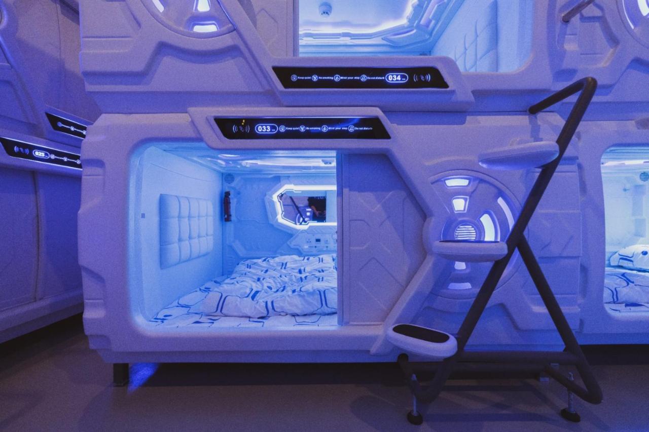 Hashtag.Capsule.Hostel Джохор Бахру Екстериор снимка