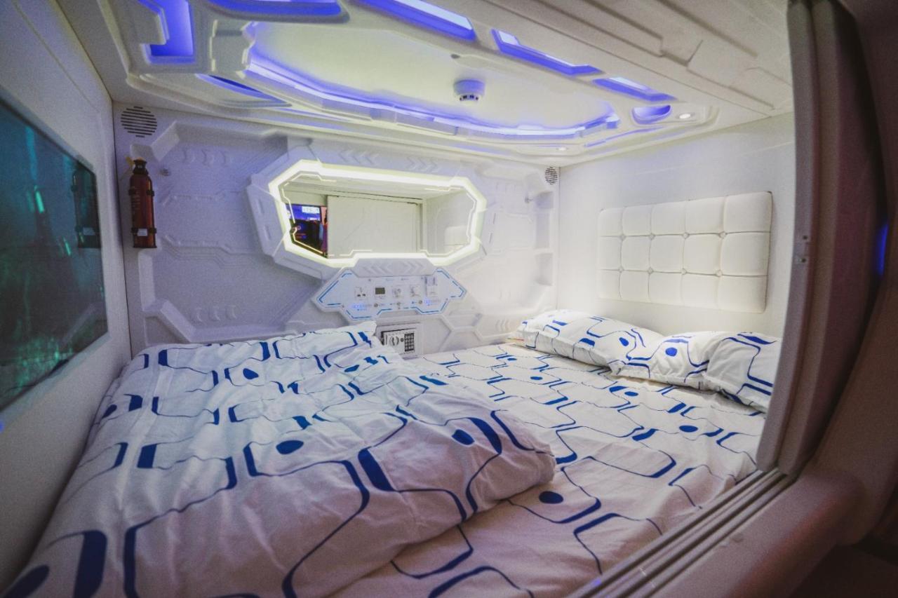 Hashtag.Capsule.Hostel Джохор Бахру Екстериор снимка