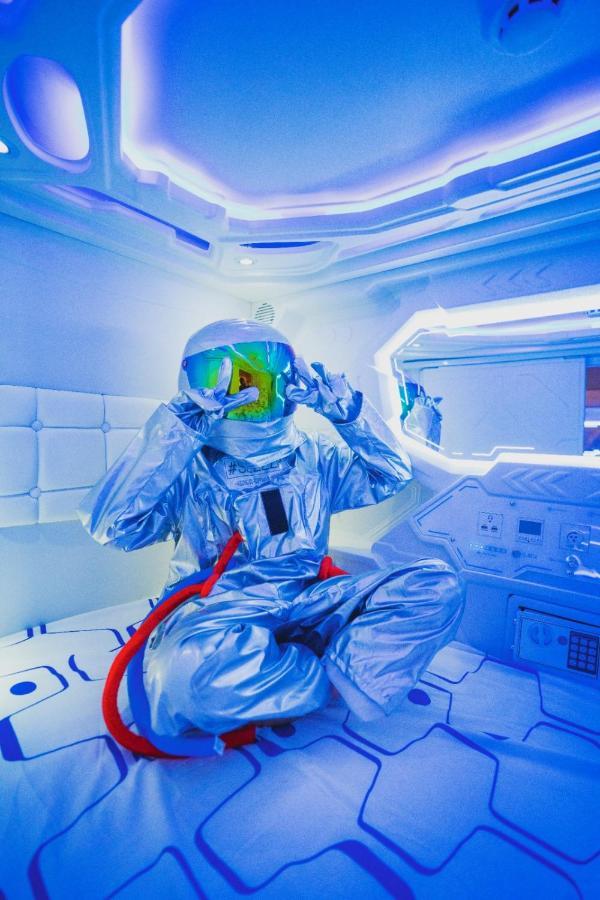 Hashtag.Capsule.Hostel Джохор Бахру Екстериор снимка